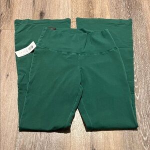 Aritzia Tna green flare leggings, M Tall